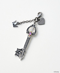 Keyblade Charm Oblivion Samantha Thavasa.png
